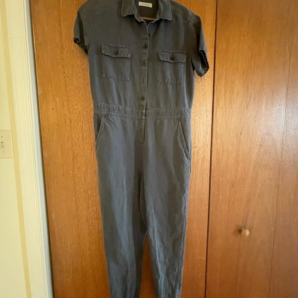 Gray Utility Jumpsuit with Fitted Waist and Short Sleeves